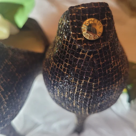 2/$40 Michael Kors metallic Blue , Gold Peep Toe Heels Used EUC..excellent Size9 - Picture 3 of 13